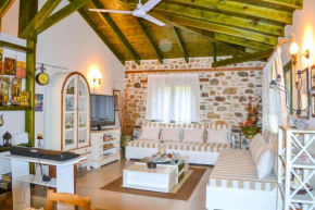 Nikos Stone House 80m from the beach with wifi